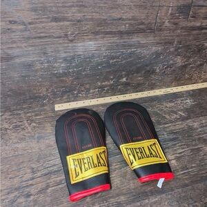 Everlast Black and Red Training Mitts Gloves Boxing